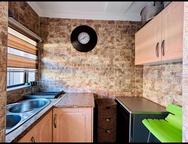 6 BEDROOM HOUSE FOR SALE IN SAVANNAH COUNTRY ESTATE